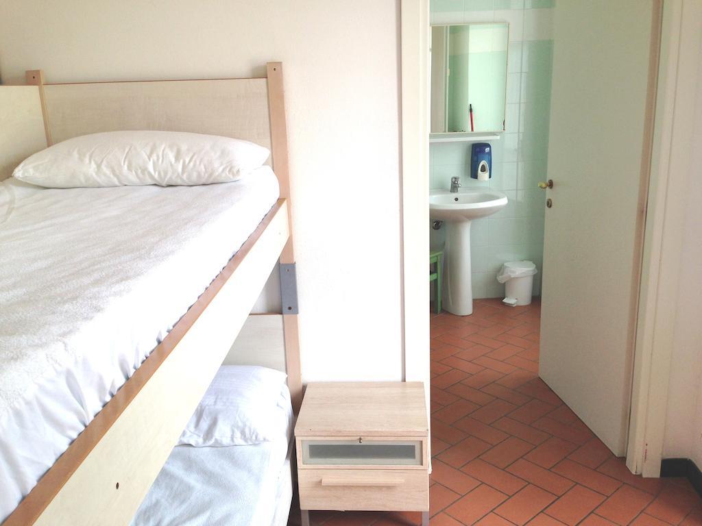 Ospitalia Del Mare Hostel Λεβάντο Δωμάτιο φωτογραφία