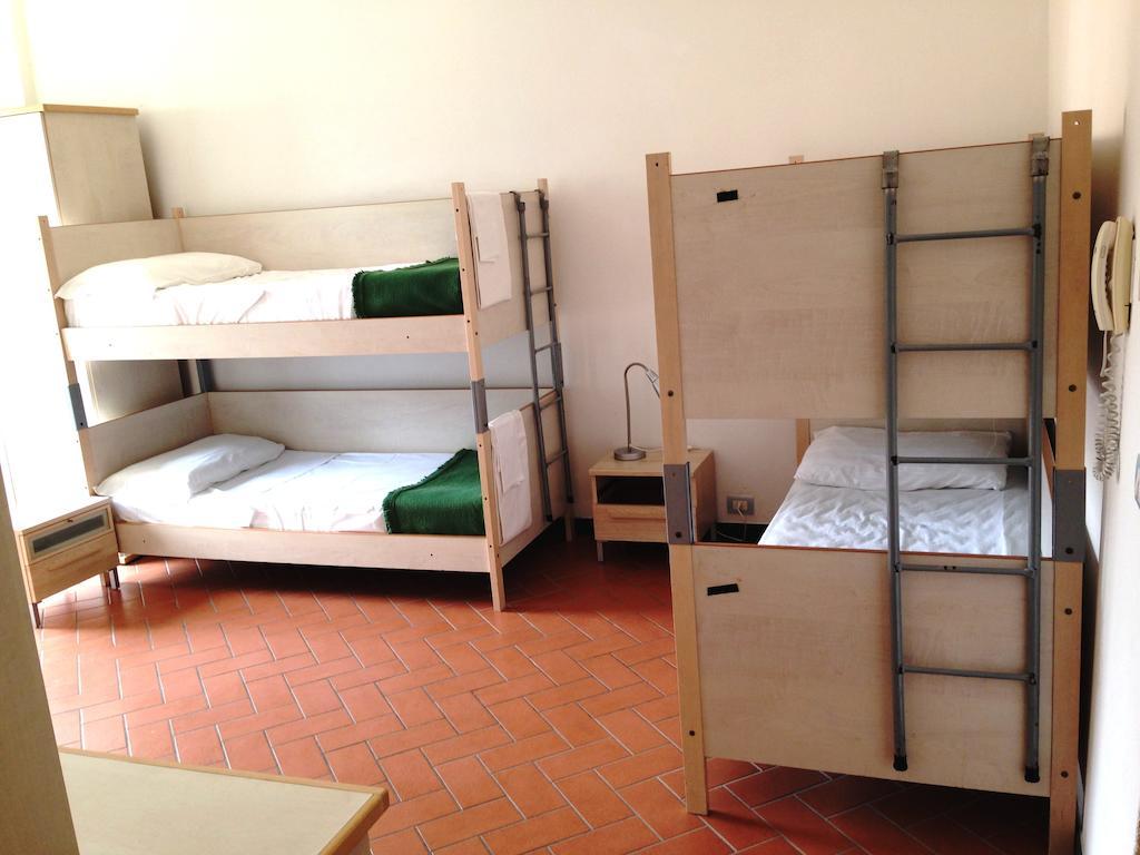 Ospitalia Del Mare Hostel Λεβάντο Δωμάτιο φωτογραφία
